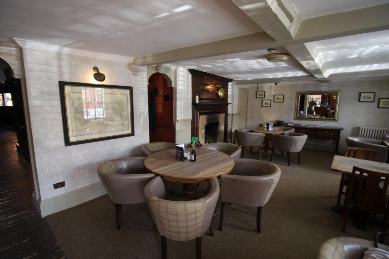 מלון רויאל וולטון באסט The Angel In Wootton Bassett מראה חיצוני תמונה